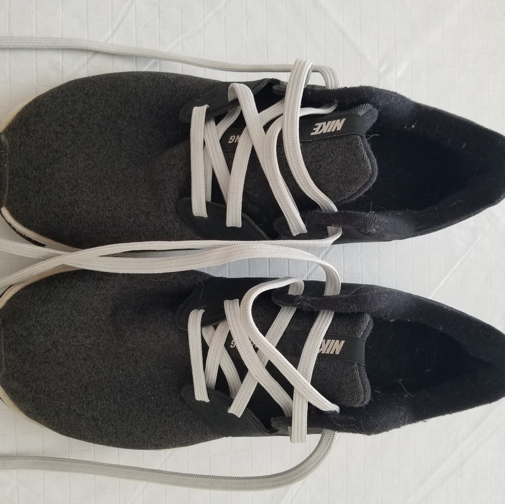 Nike Air Bella Sneakers